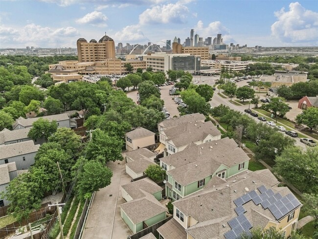 Building Photo - 1209 N Bishop Ave