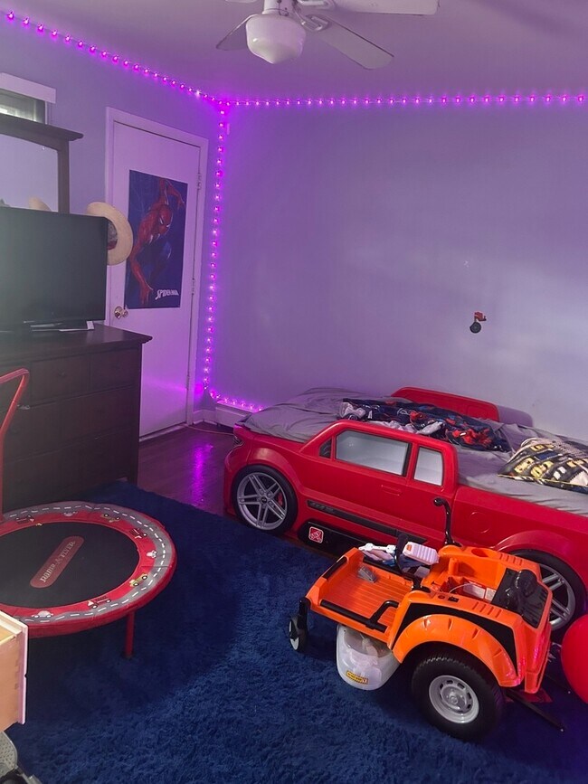 Building Photo - 28 N King Arthur Ct