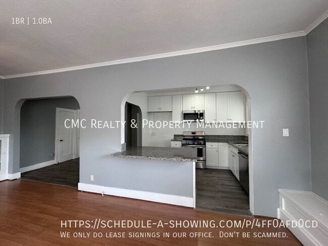 Building Photo - 1535 E Florida St