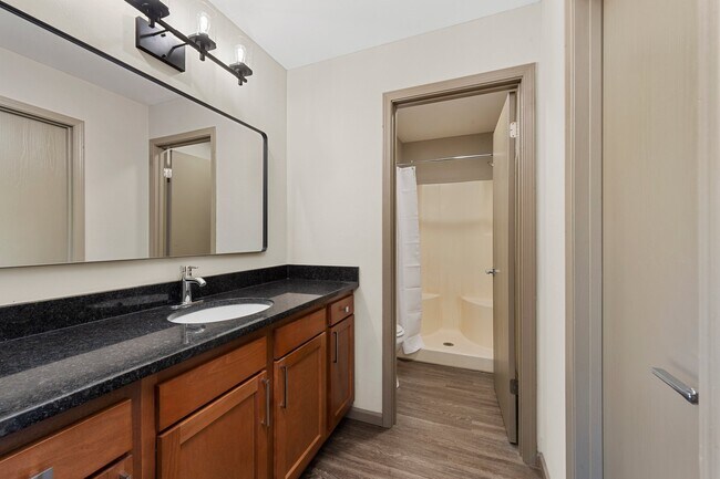 Building Photo - 1317 Esic Dr