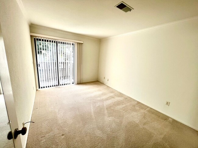 Building Photo - 185C -TL - CS