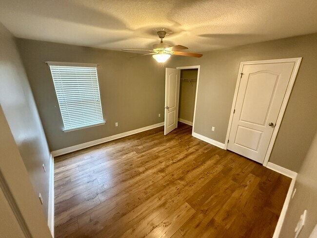 Building Photo - 4415 Mirada Way