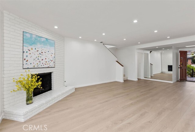 Building Photo - 621 Paseo de los Reyes