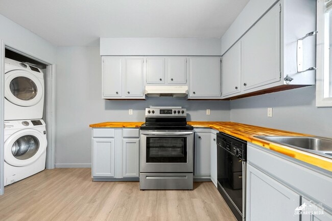 Building Photo - 19033 Whirlaway Rd