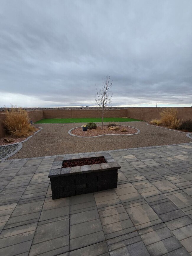 Building Photo - 4 bedroom in Los Diamantes