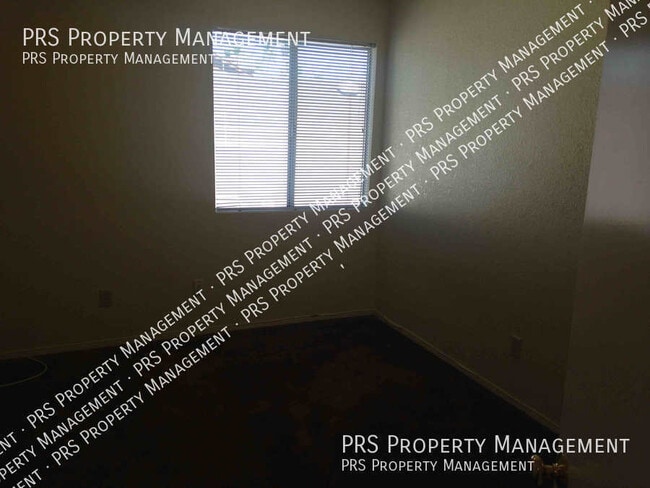 Building Photo - 1623 N Comanche Dr