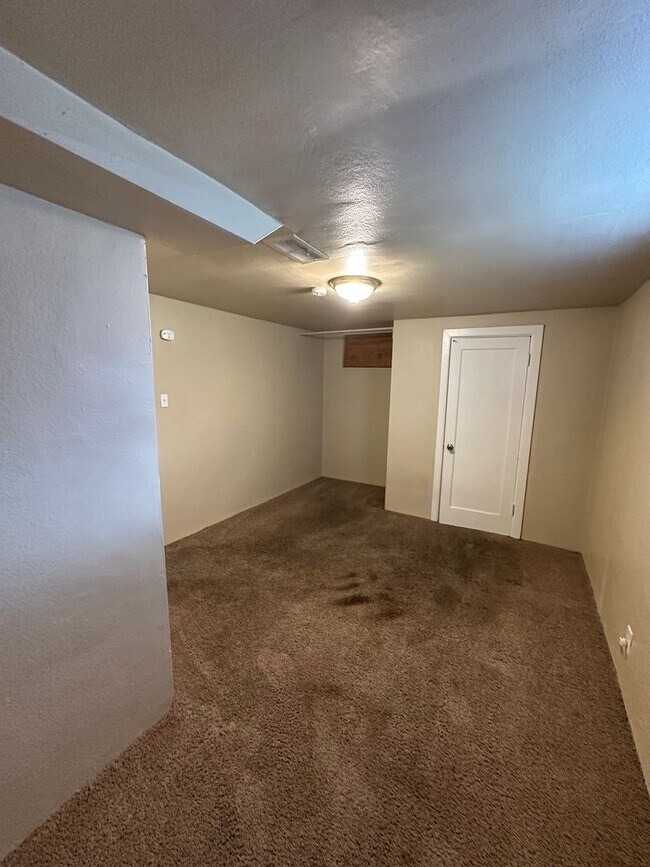 Building Photo - LW1532