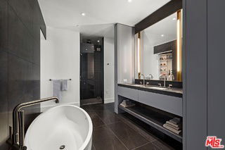 Building Photo - 211 Elm Ct