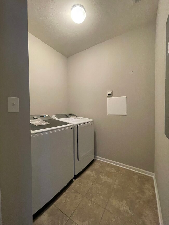 Laundry room - 1068 E 115th Ct