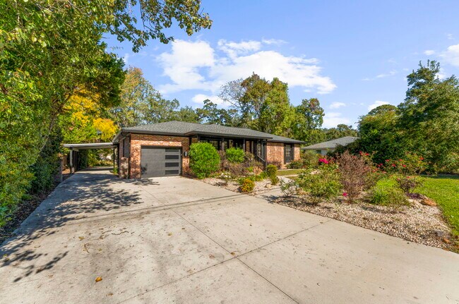 Building Photo - 774 Creekside Dr