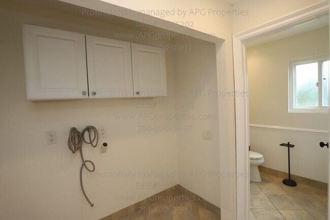 Building Photo - 25502 McIntyre St