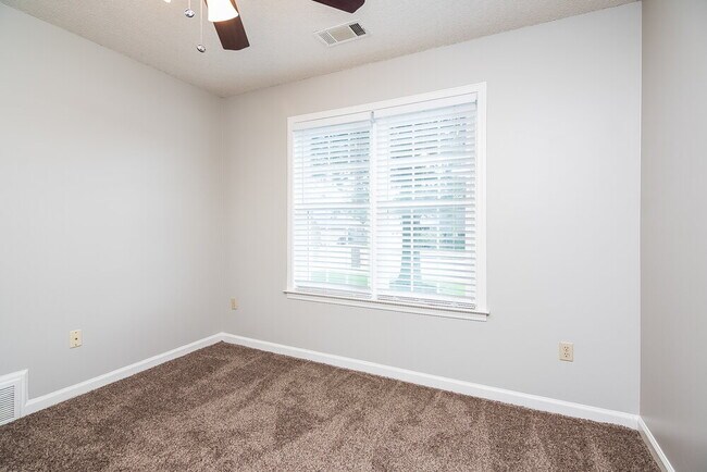 Building Photo - 7688 Shadow Fork Ln