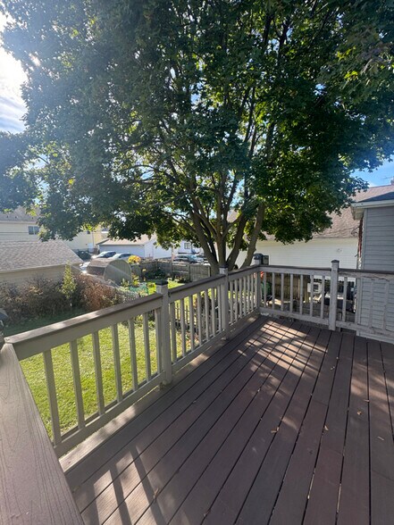 Building Photo - 622 Milwaukee St