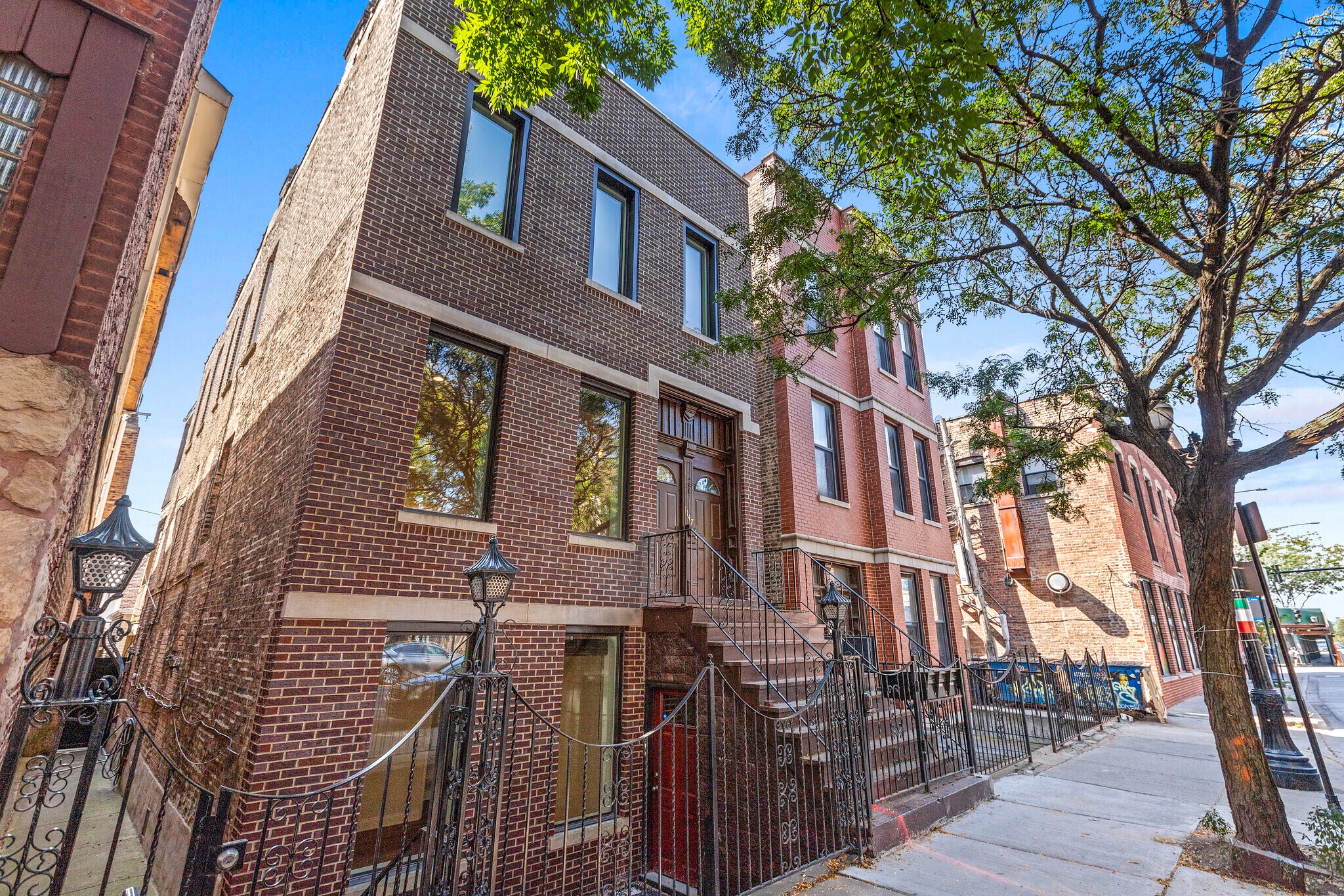 Building Photo - 1147 W Taylor St