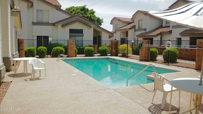 Building Photo - 2201 N Comanche Dr