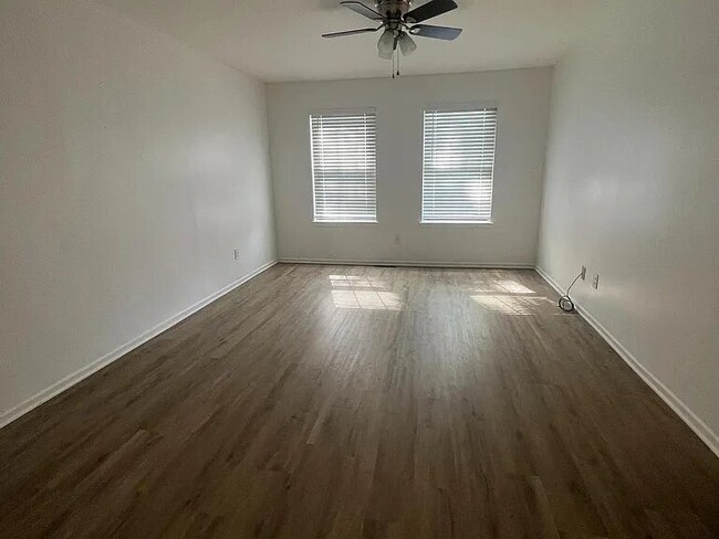 Building Photo - 1404 Weatherstone Dr