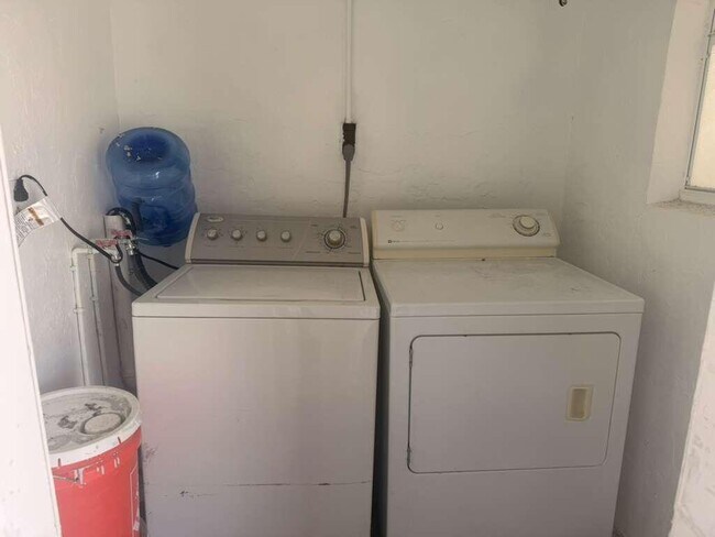 Building Photo - 314 Douglass Ave