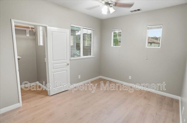 Building Photo - 30319 W Cedar Oak Ln