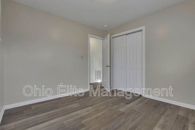 Building Photo - 2416 Dawnlight Ave