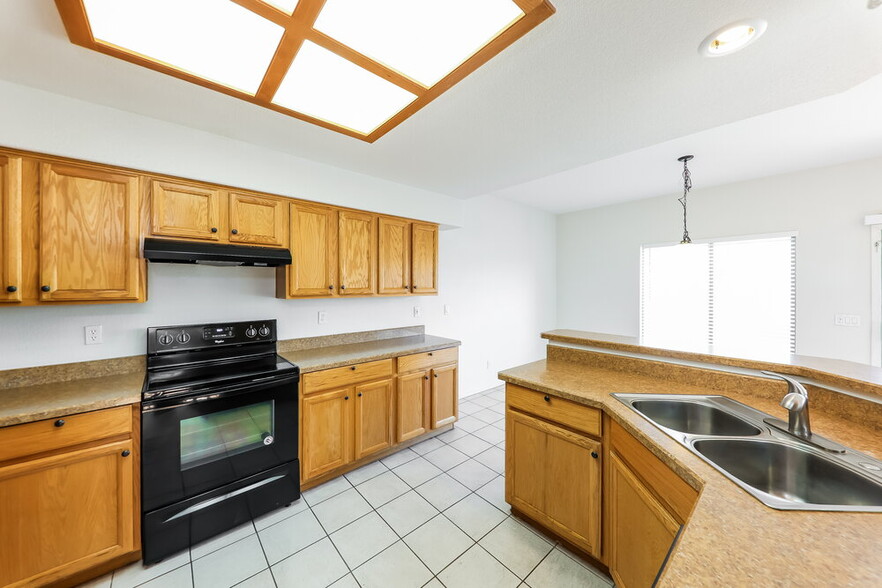 Building Photo - 3576 W Chama Dr