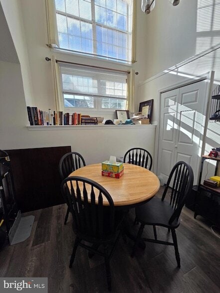 Building Photo - 14049 Vista Dr