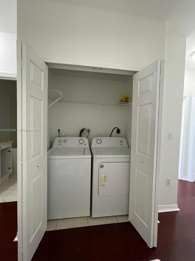 Building Photo - 12437 SW 125th Terrace