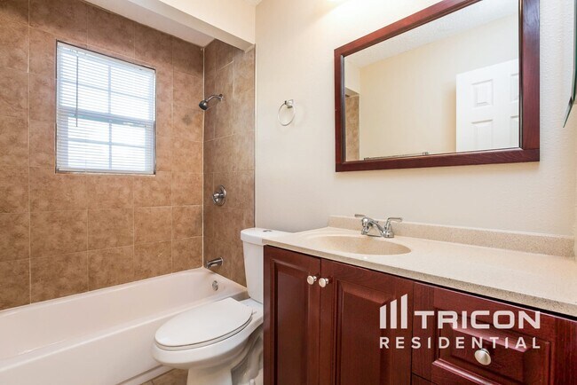 Building Photo - 607 Sweetleaf Dr