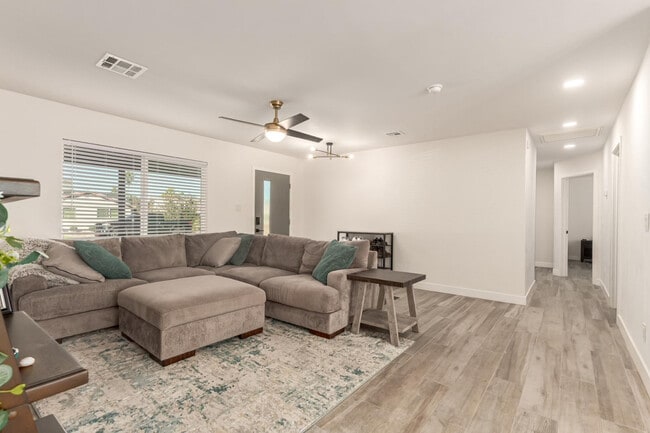 Building Photo - 6701 E Culver St