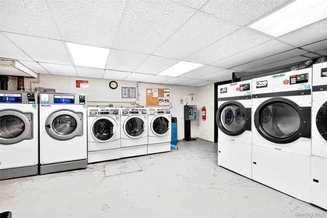 Building Photo - 770 Bronx River Rd