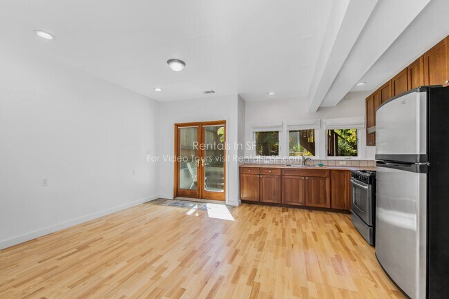 Building Photo - 2834 Harrison St