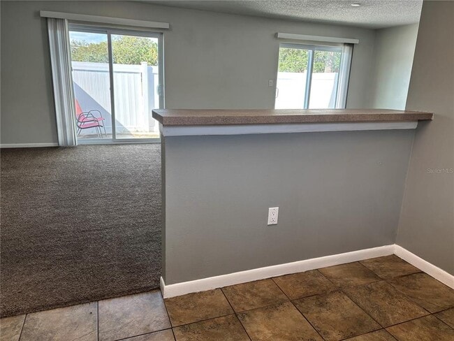 Building Photo - 5807 Erin Ln S