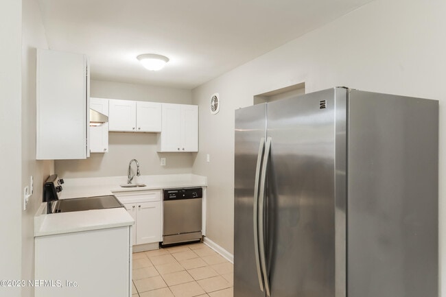 Building Photo - 3114 Hampton Ave E