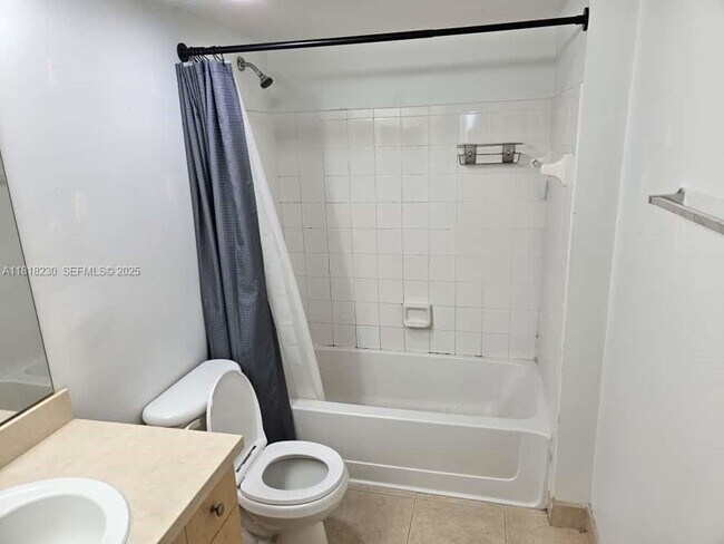 Building Photo - 207 Villa Cir