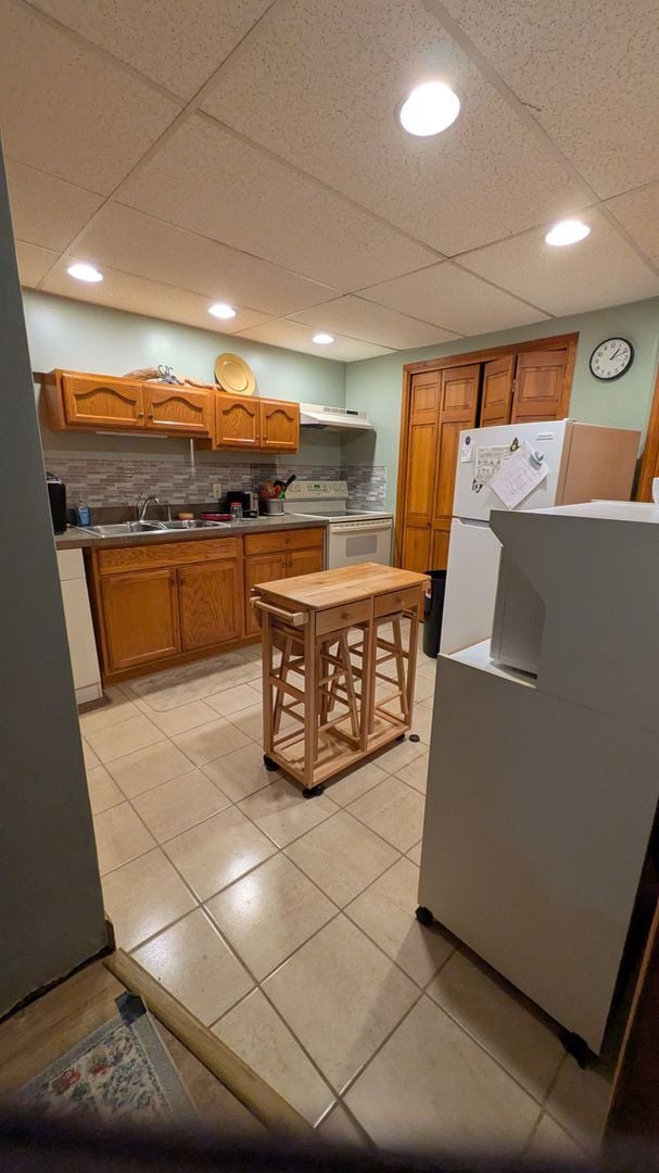 Building Photo - 421 Oakhill Ave