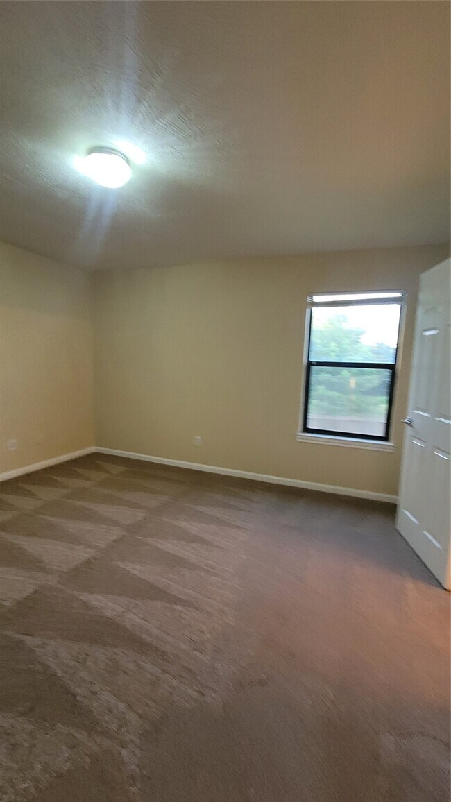Building Photo - 10223 Azalea Village Dr
