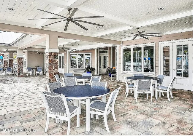Building Photo - 563 Cherry Elm Dr