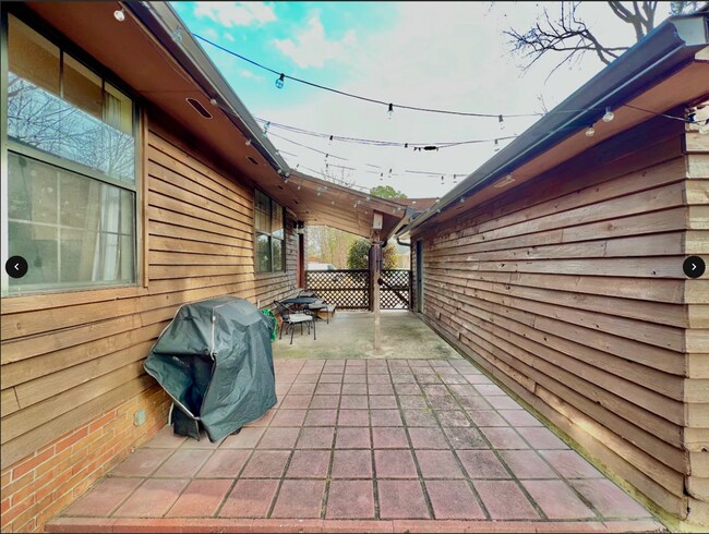 Building Photo - 308 Holly Cove