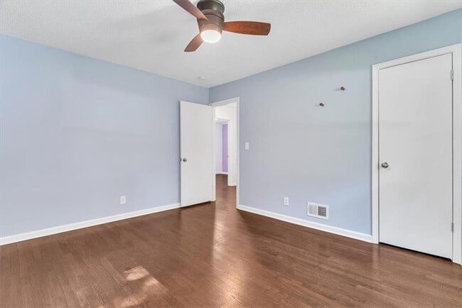 Building Photo - 2473 Harwood Dr