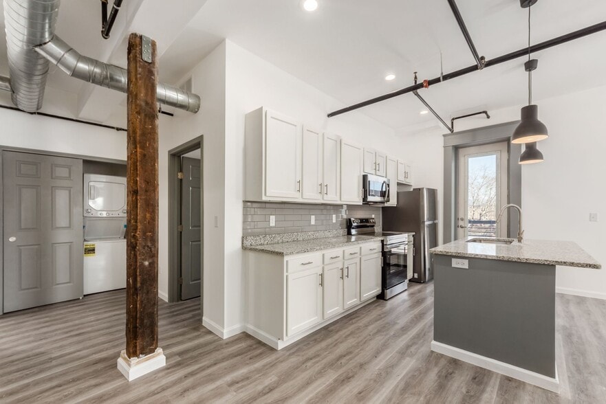 Building Photo - The Residences at 218 E Main St