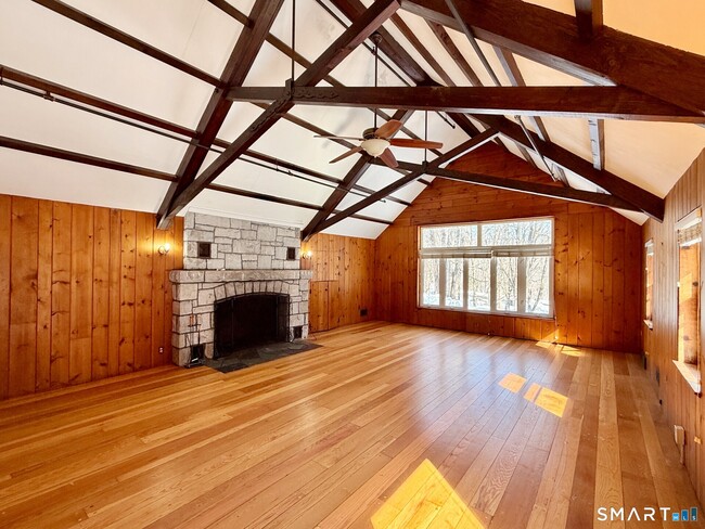 Building Photo - 25 Plymouth Rd