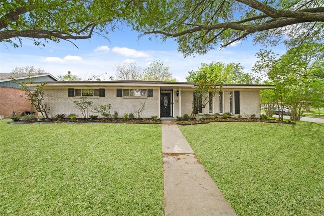 Primary Photo - 8302 Braeburn Valley Dr