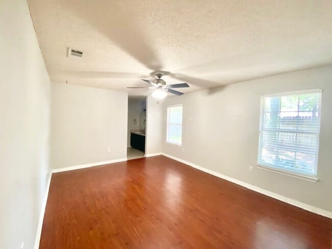 Building Photo - 164 Wright Cir