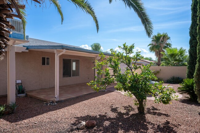 Building Photo - Beautiful, Clean 3Bdrm, 2ba home on East s...