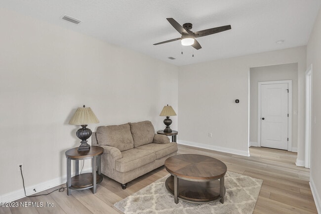 Building Photo - 158 Liberty Bell Rd