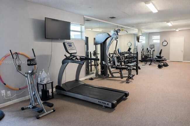 Building Photo - 470 Executive Center Dr