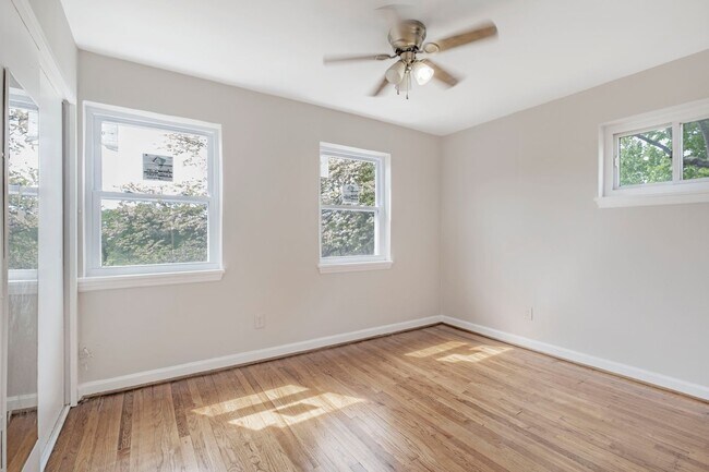 Building Photo - Charming 3 BR/1.5 BA Semi-Detached Home in...
