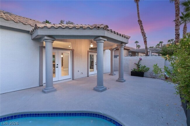 Building Photo - 1605 Shadow Rock Dr