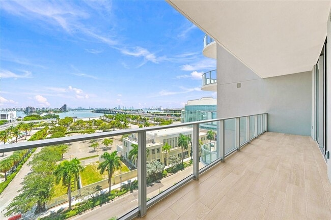 Building Photo - 1400 Biscayne Blvd