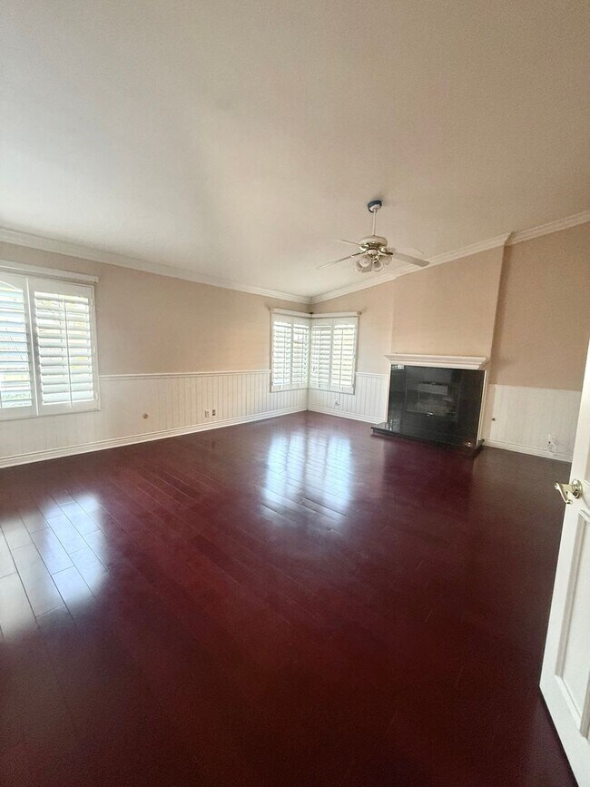 Building Photo - 5BD/4BA POOL HOME IN ALTA VISTA SOUTH | SOLAR SAVINGS | $6,500/mo