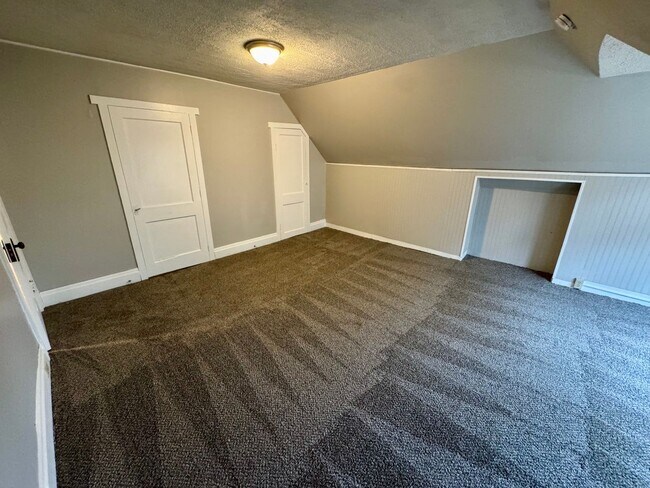 Building Photo - 111 S Ohio St